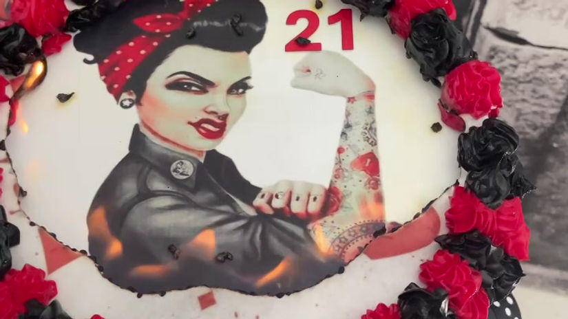 Burn Away Cake Rockabilly 21st